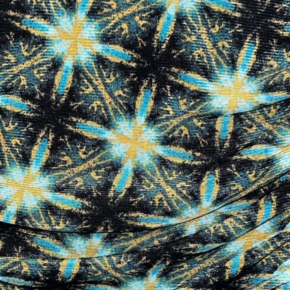 Jane and Delancy Long Sleeve Mesh Turtleneck Black Green Print - Picture 9 of 9